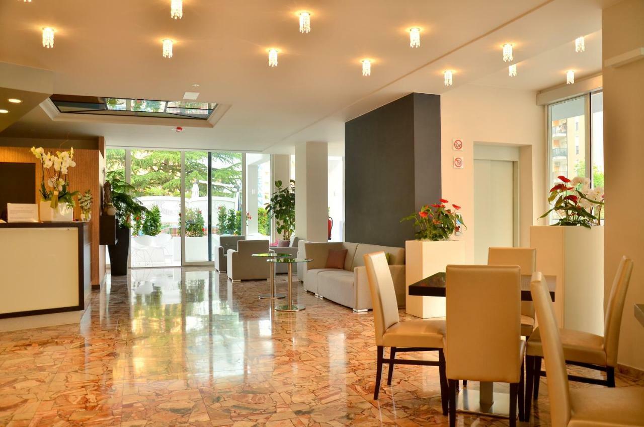 Hotel Amburgo Bibione Exterior photo