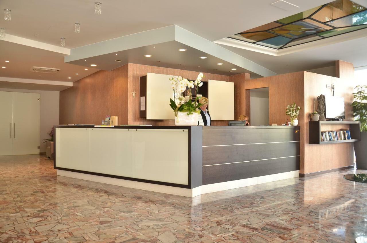 Hotel Amburgo Bibione Exterior photo