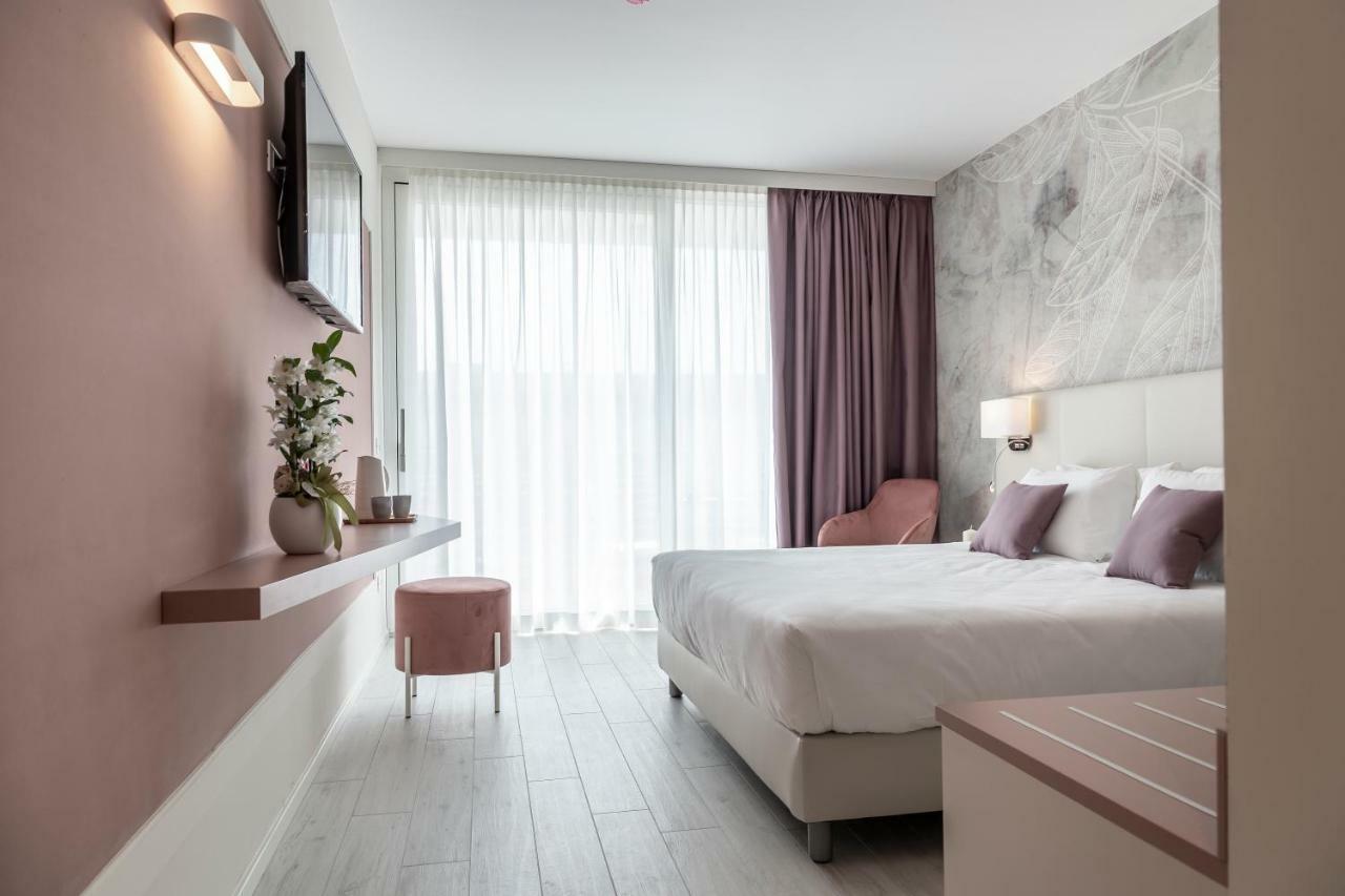 Hotel Amburgo Bibione Exterior photo